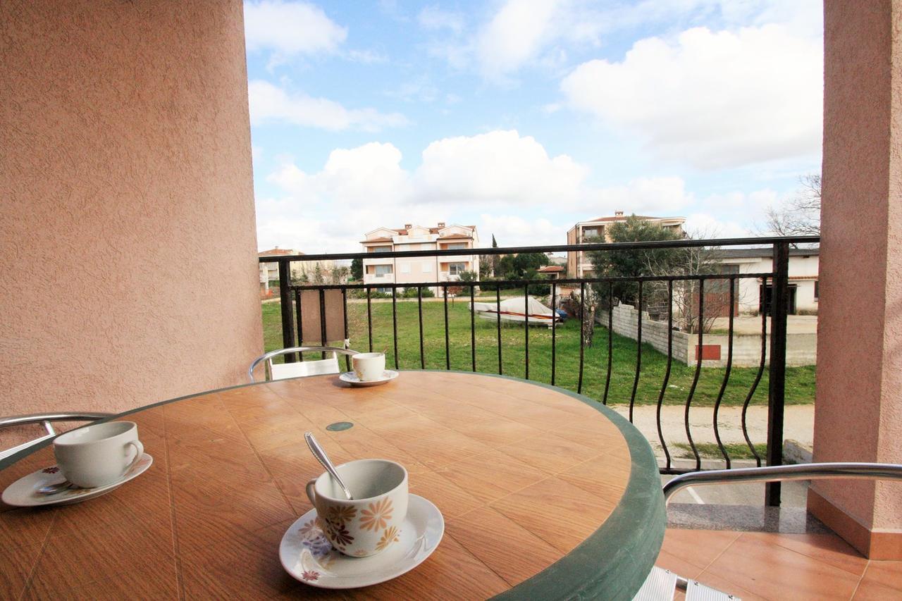 Apartment Bilic With Balcony Porec Exterior photo