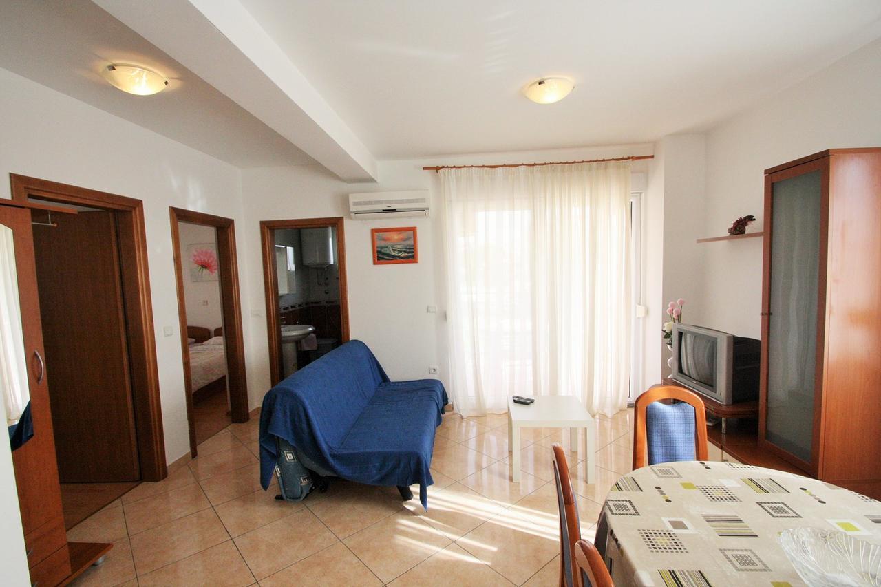 Apartment Bilic With Balcony Porec Exterior photo
